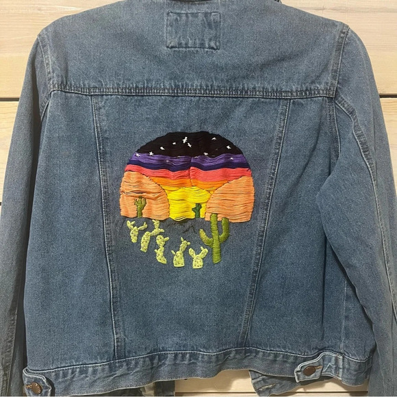 Forever 21 Embroidered Jean Jacket Womens Medium - Picture 3 of 7